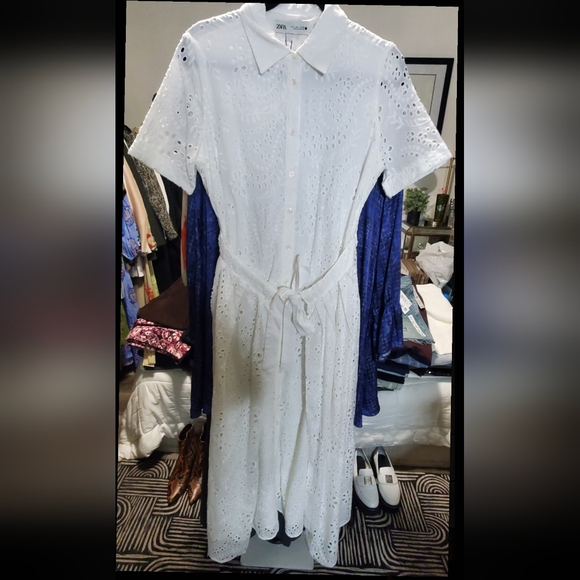 ZARA ZW COLLECTION WHITE EMBROIDERED EYELET SHIRT DRESS ✨️Size L✨️ - Picture 4 of 5